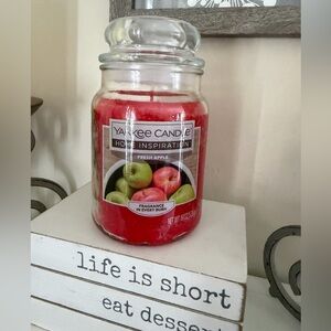 Yankee  Candle Fresh Apple